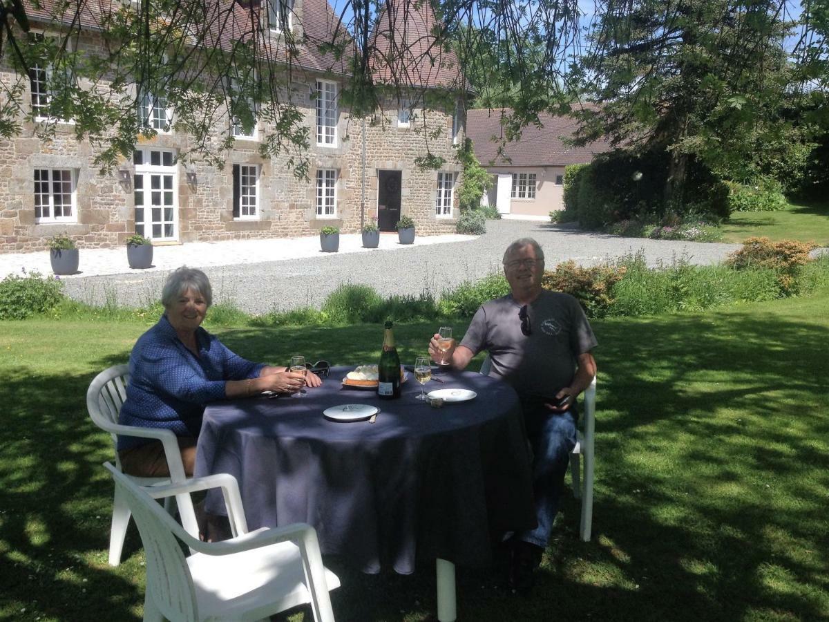 Manoir De La Porte Hotel Sainte-Pience Buitenkant foto