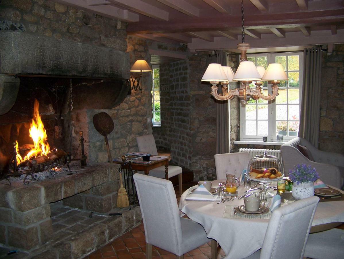 Manoir De La Porte Hotel Sainte-Pience Buitenkant foto